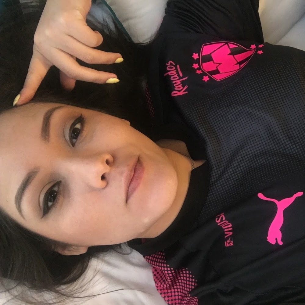 Meet your Posher, Estefania